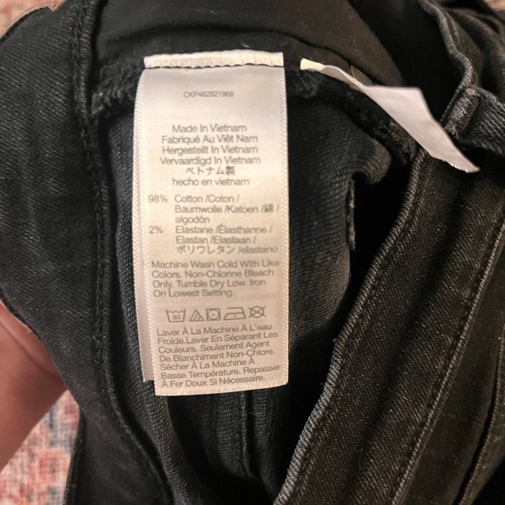 Madewell High-Rise Denim Shorts in Halwood Wash Black Denim Cutoff Shorts - Picture 5 of 6